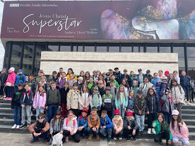 Boli sme v divadle...