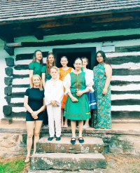 Skanzen ožil folklórom